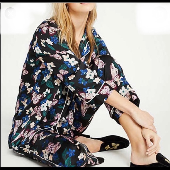 Ann Taylor Other - ANN TAYLOR Sleep size Large Floral & Butterfly NEW